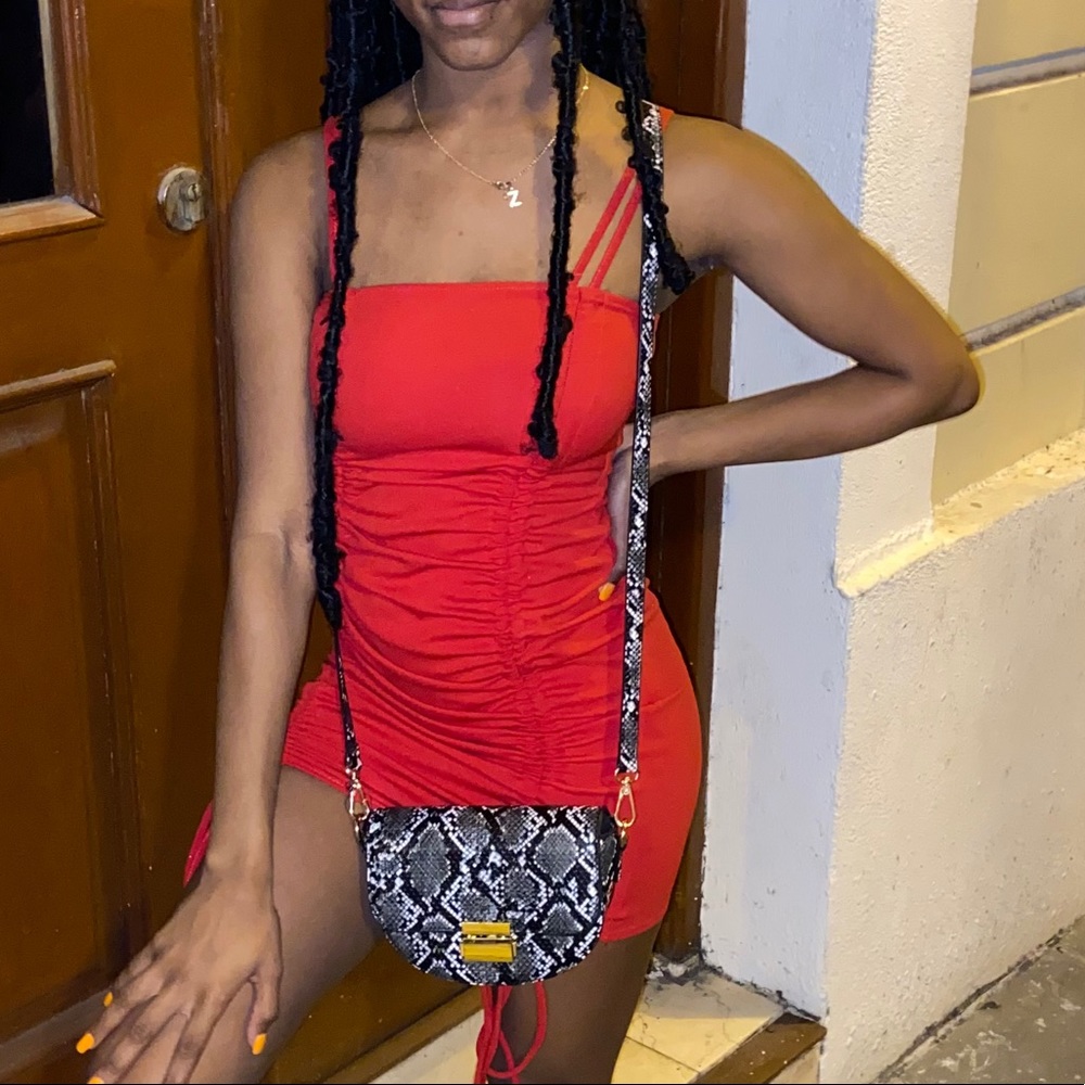 extra pictures for red dress